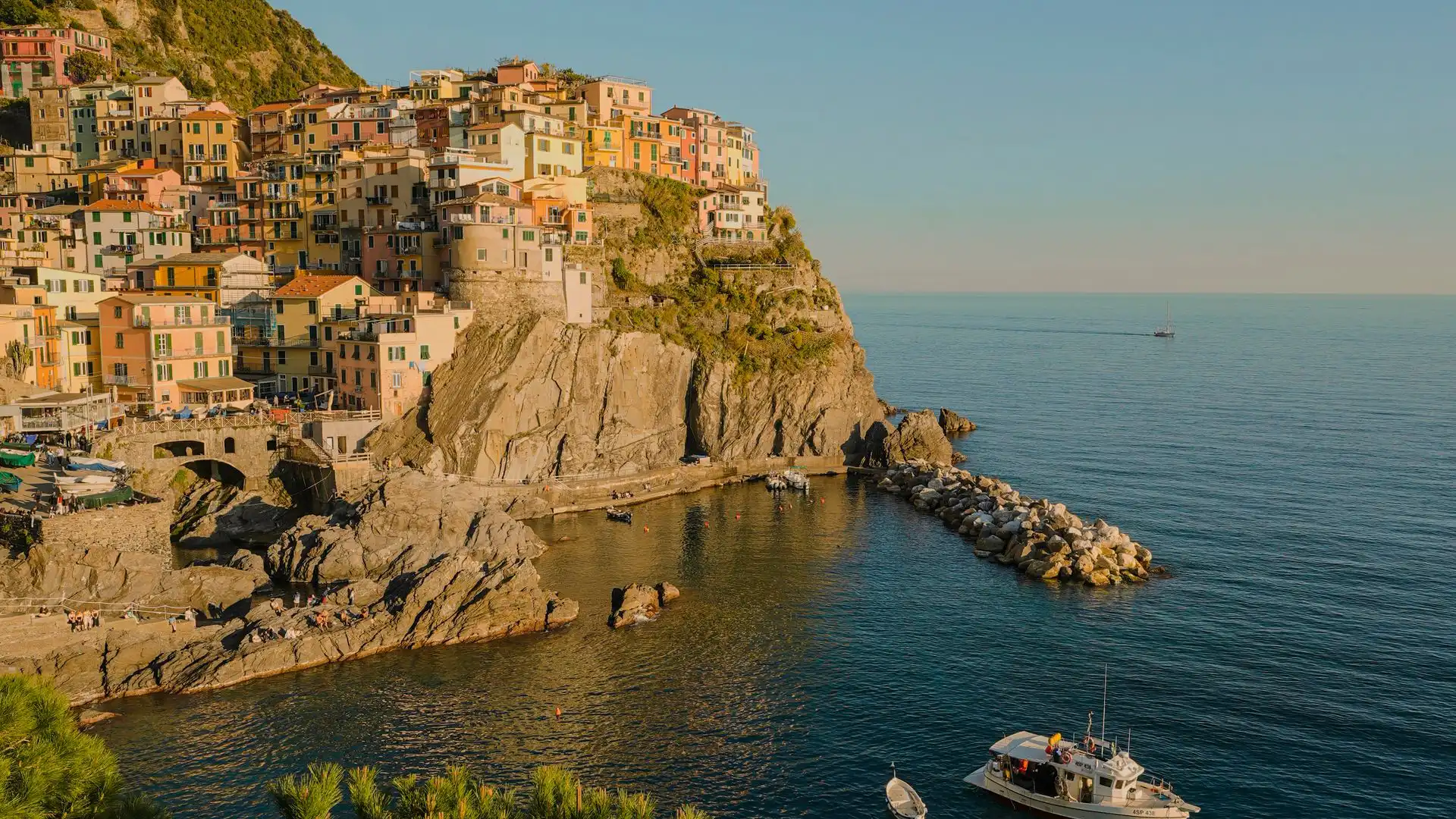 Gita alle Cinque Terre da San Miniato, Empoli. Train card inclusa. Vista dall'alto delle Cinque Terre. Foto di pexels paul scheelen